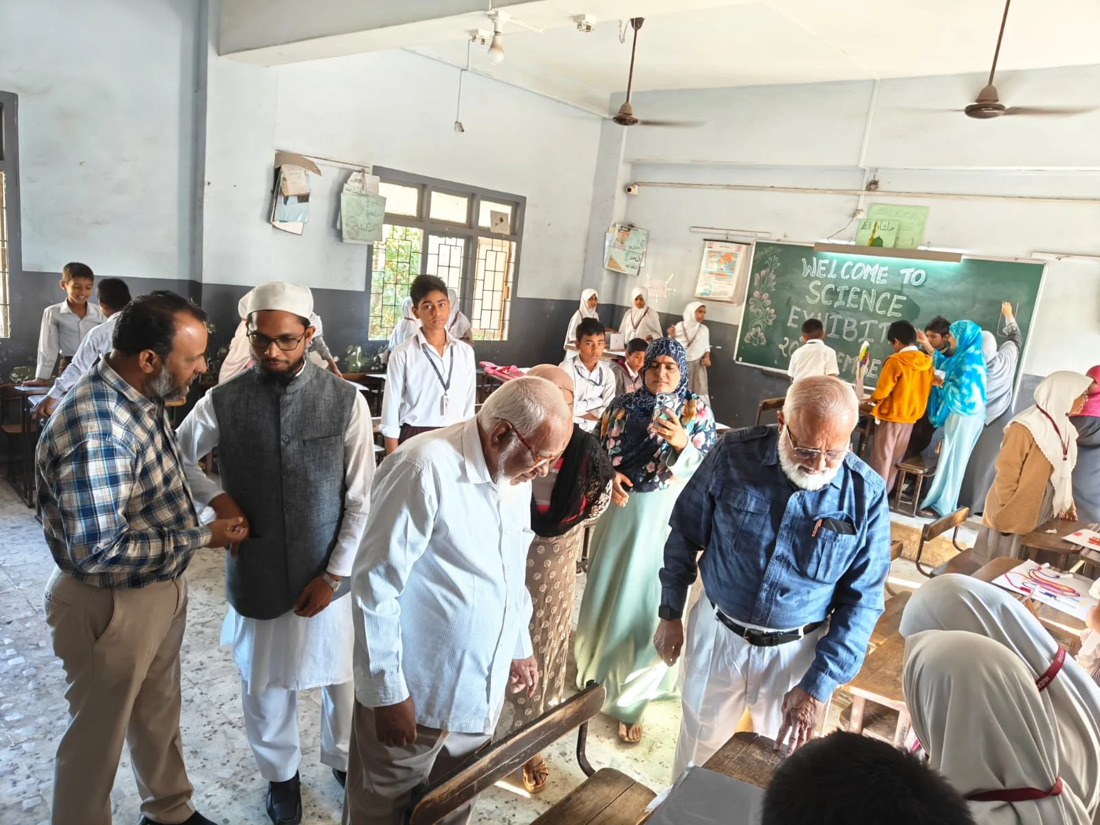 Visitors Interacting with Students 4